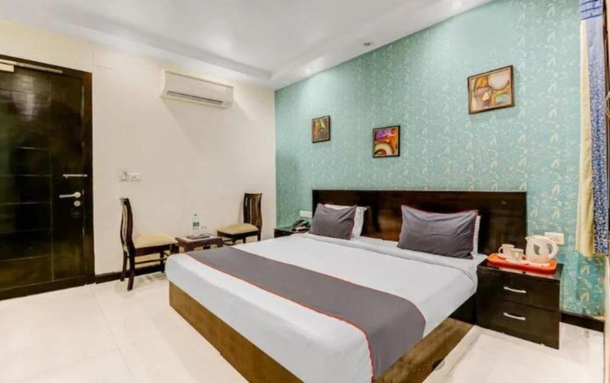 Paschim Vihar Hotel Delhi  Eksteriør billede