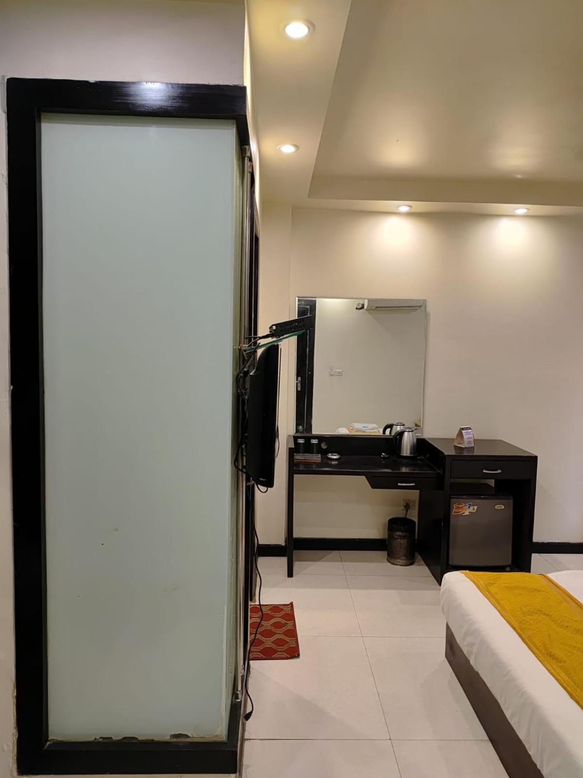 Paschim Vihar Hotel Delhi  Eksteriør billede
