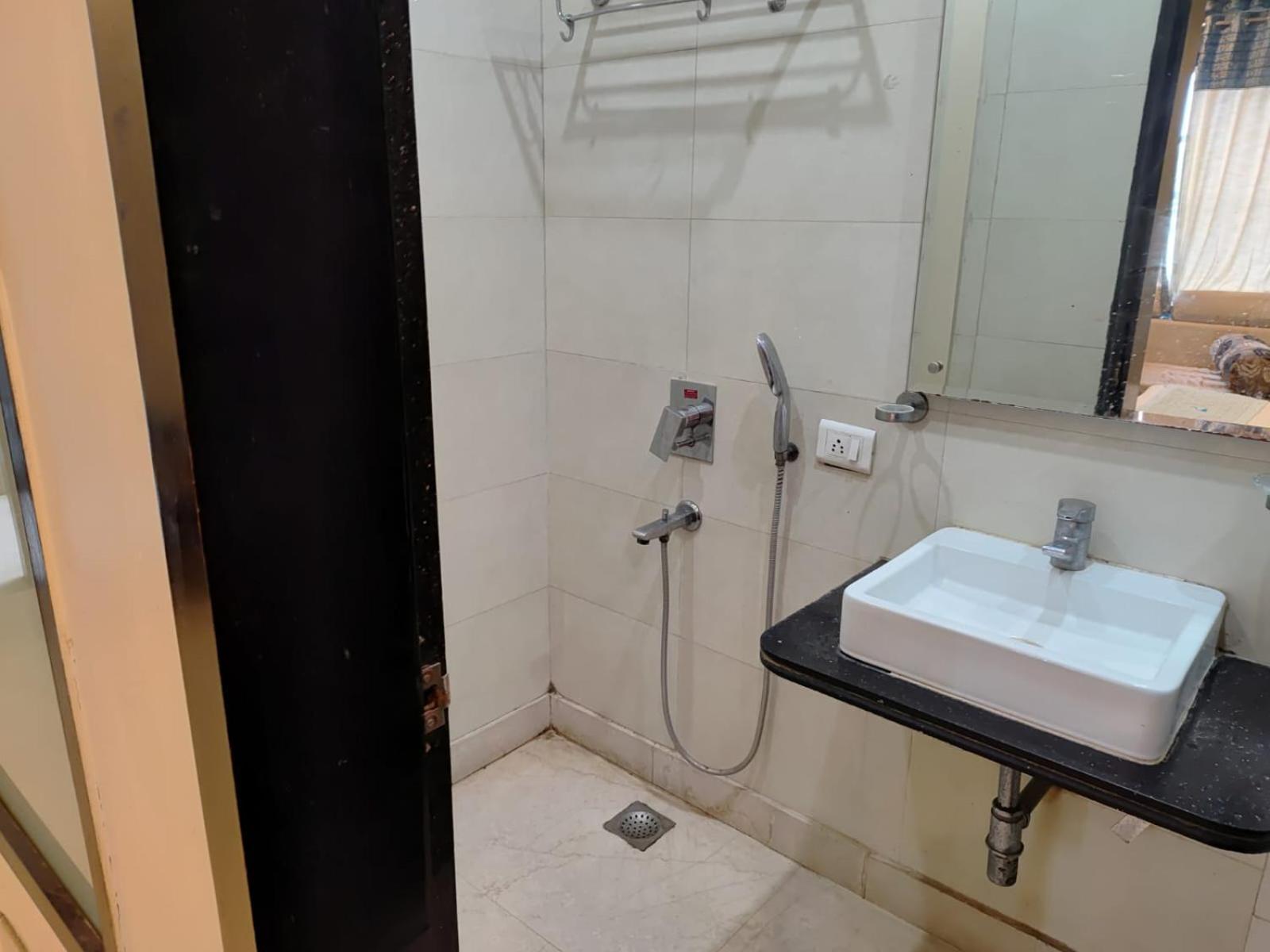 Paschim Vihar Hotel Delhi  Eksteriør billede
