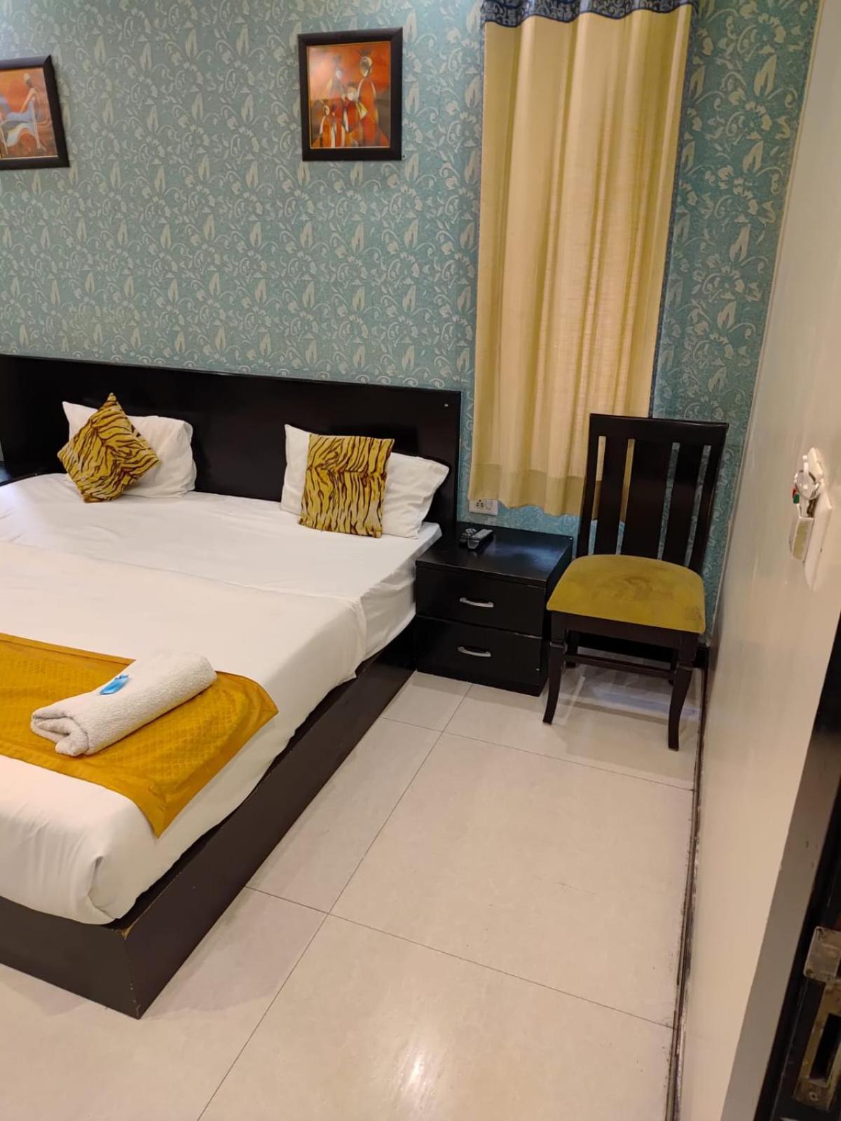 Paschim Vihar Hotel Delhi  Eksteriør billede