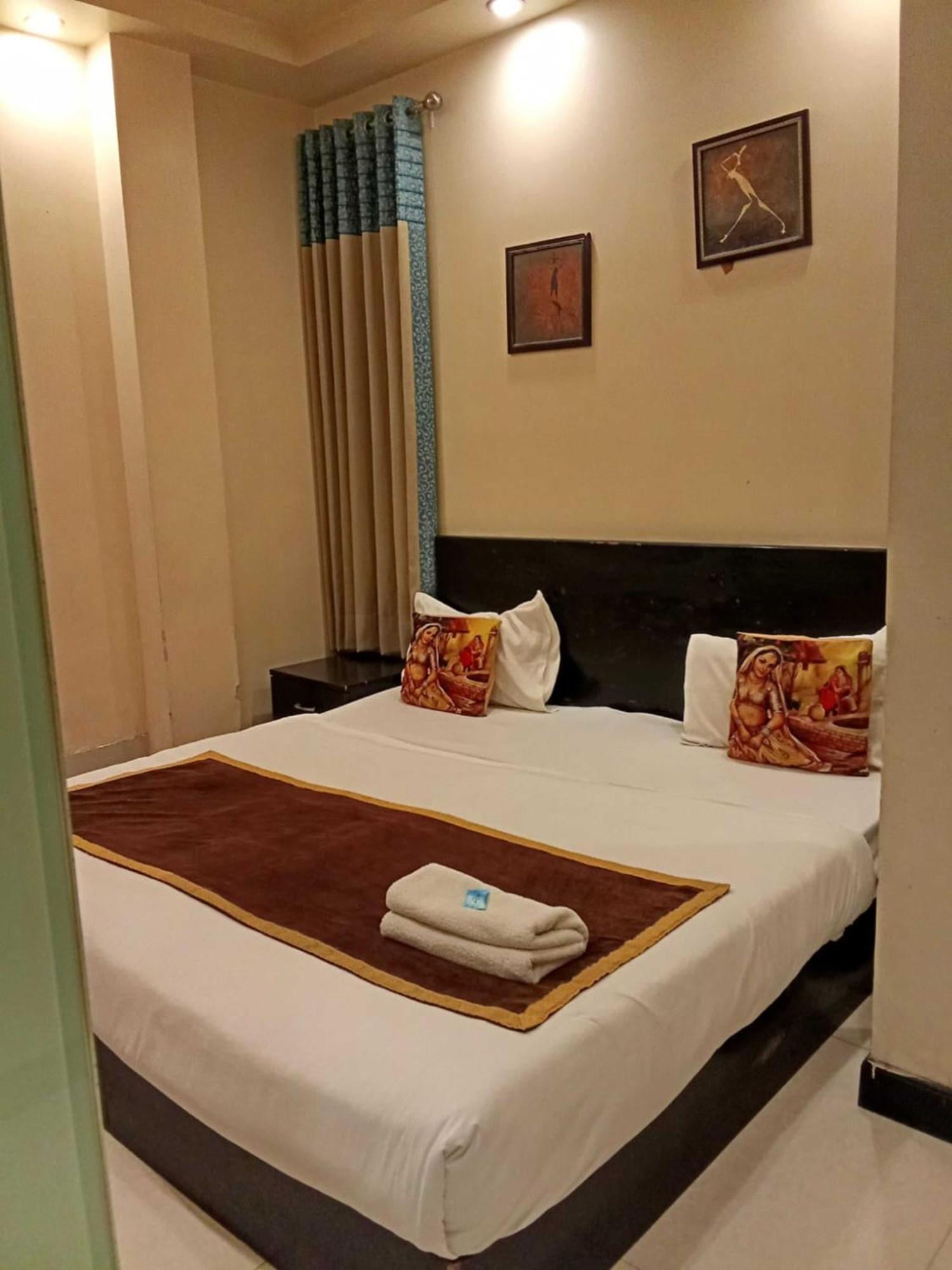 Paschim Vihar Hotel Delhi  Eksteriør billede